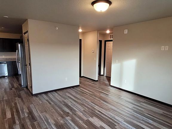 3rd image of 711 Mickelson Dr #10724107