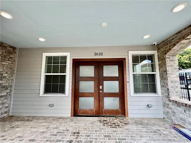 3 bed, 2.0 bath, 1736 sqft, $3,000 — Photo 2