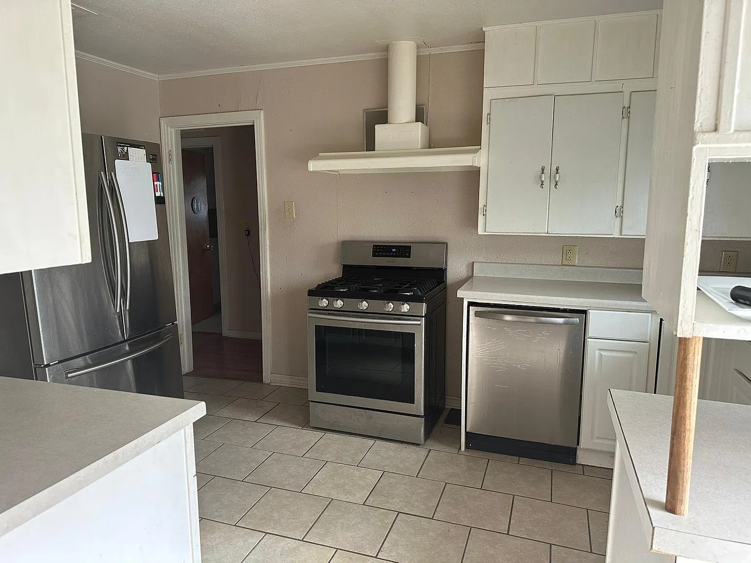3 bed, 2000 sqft, $1,450 — Photo 2