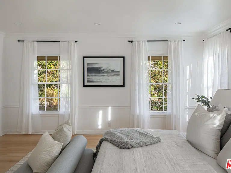 625 N Sierra Dr — Photo 13