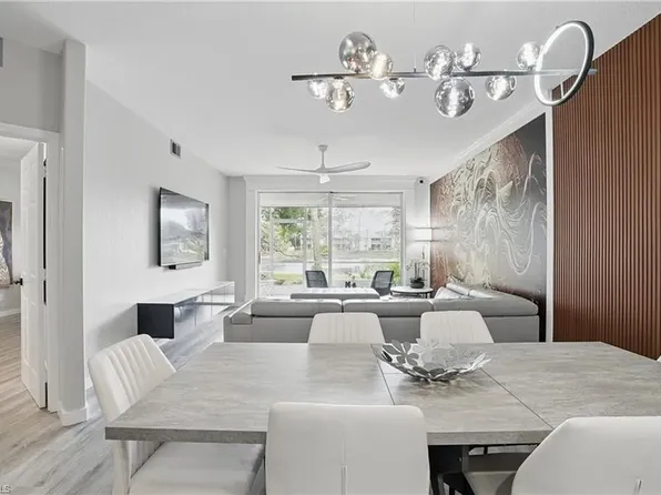 1220 Sarah Jean Cir APT 103, Naples, FL 34110