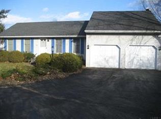 33 Celeste Dr, Rensselaer, NY 12144