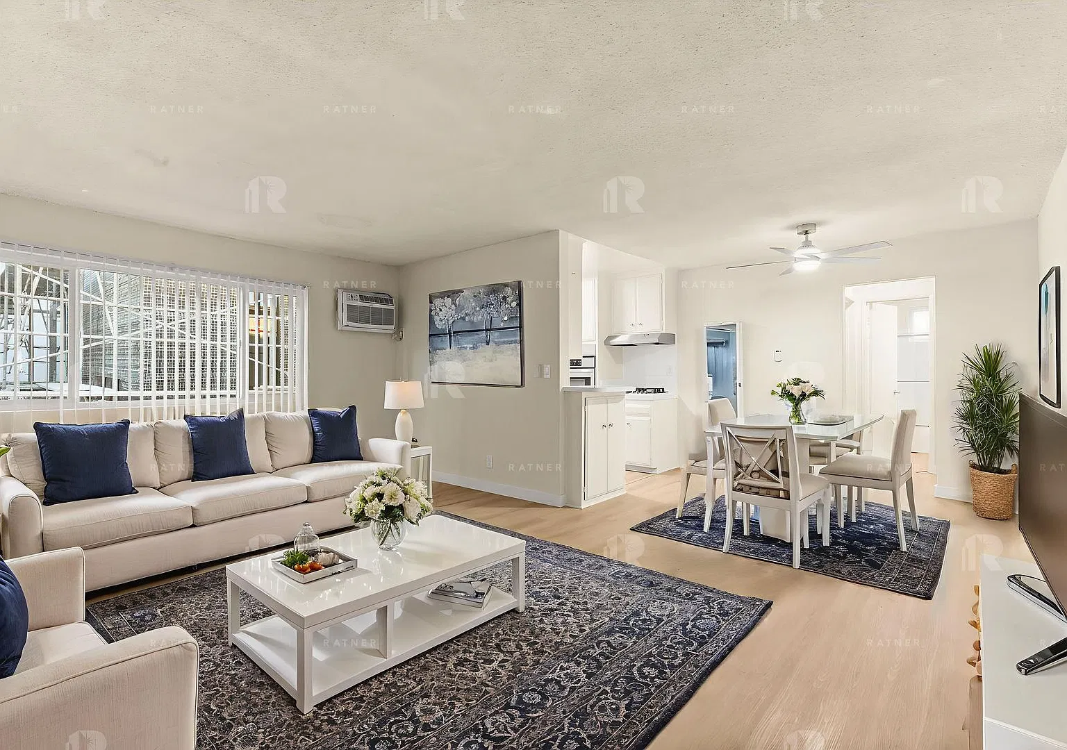 (Ar/Jo/Yo:B) 1206 N. Orange Drive — Photo 2
