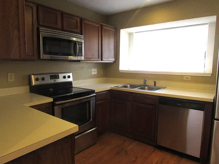 5933 Inks Lake Dr — Photo 3