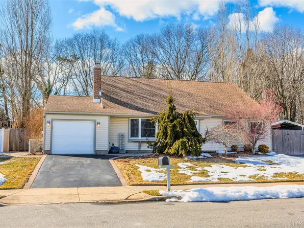 193 Glen Summer Road, Holbrook, NY 11741