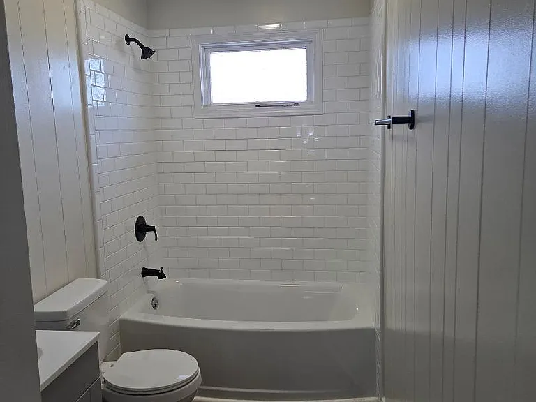 229 Thomas St — Photo 6