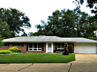 810 Rolfe Dr, Saint Louis, MO 63122