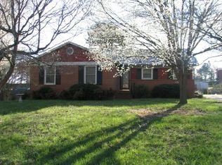 1253 Huntsmoor Dr, Gastonia, NC 28054