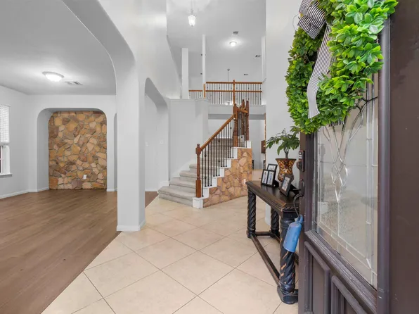 5714 Brookway Willow Dr, Spring, TX 77379