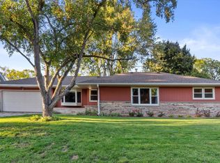 N74W7158 Walnut St, Cedarburg, WI 53012