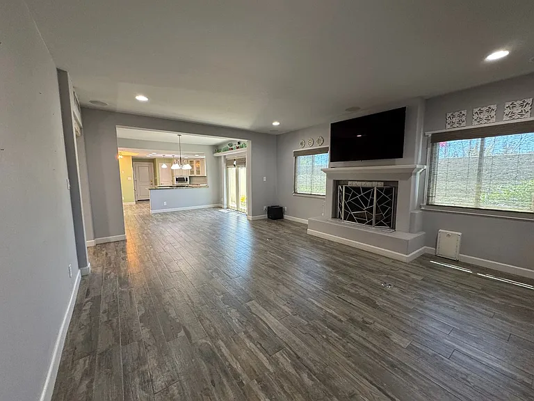 8100 E Camelback Rd #14 — Photo 13
