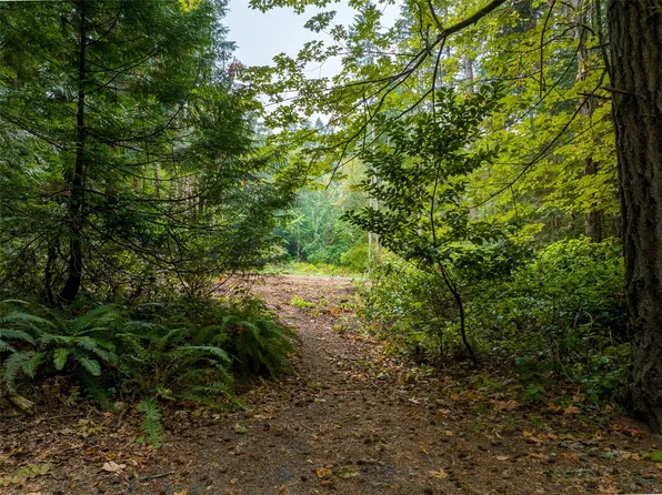 9998 NE Lofgren Road, Bainbridge Island, WA 98110