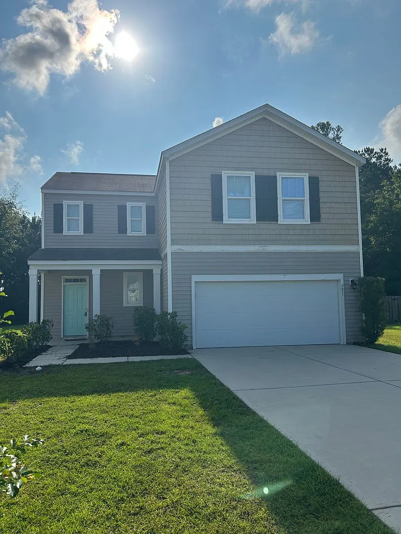 Beautiful 4-Bedroom Home in Leland! — Photo 1