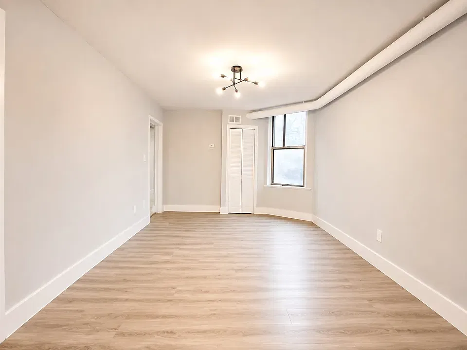 3 bed, $2,095 — Photo 2