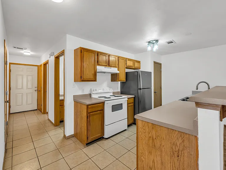 2712 Trailwood Dr #B — Photo 3