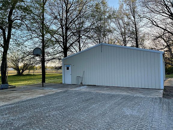 4th image of 9019 Lake Shore Ln