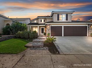 1040 Nighthawk Cir, Corona, CA