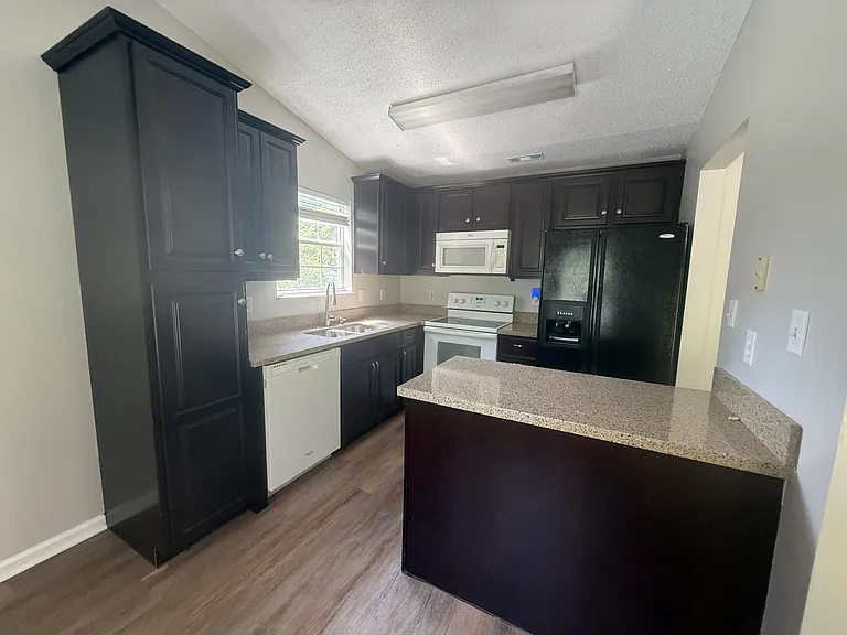 7662 Trey Oaks Ln — Photo 6