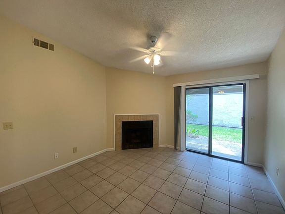 4th image of 8300 Plaza Gate Ln APT 1211
