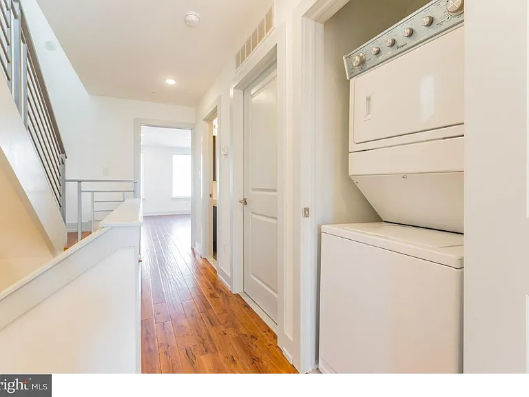 1515 Brown St #3 — Photo 11