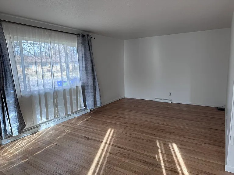 2616 21st Ave — Photo 3