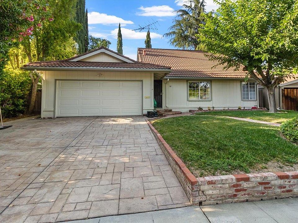 1st image of 387 Vale Dr