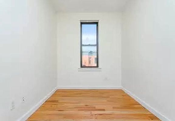 3rd image of 591 Franklin Ave #9C