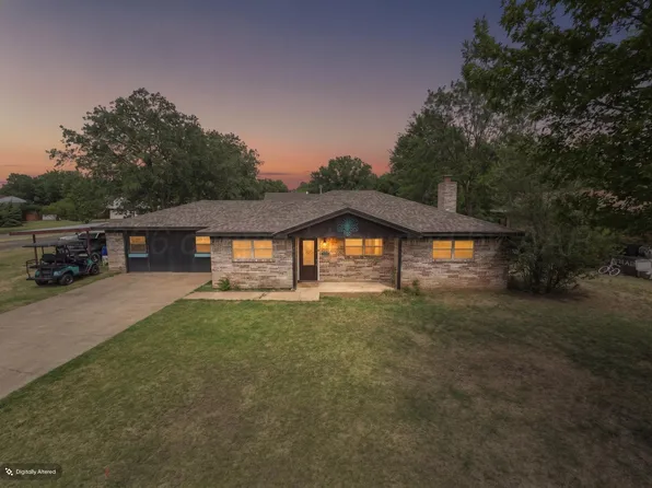 201 Western St, Claude, TX 79019