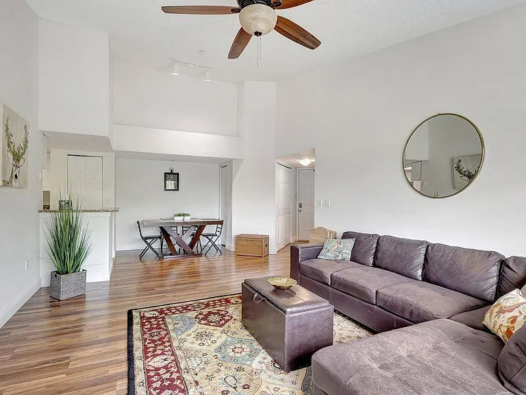 1400 Crestwood Ct S #1407 — Photo 3
