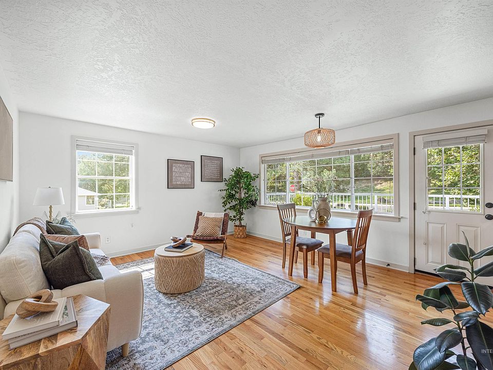 1st image of 401 W Village Ln #401