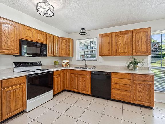 4th image of 15593 Bedford Forge Dr APT 5
