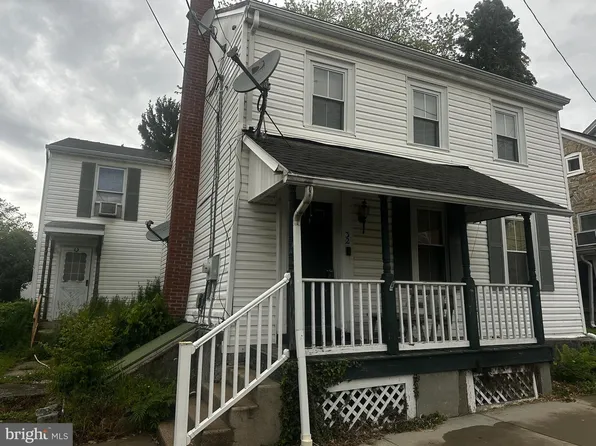 32 E High St, Maytown, PA 17550