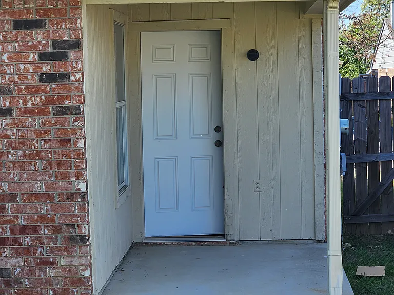 607 Hollyberry Dr — Photo 35
