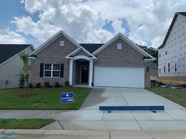7266 Huntgate Dr, Kernersville, NC 27284