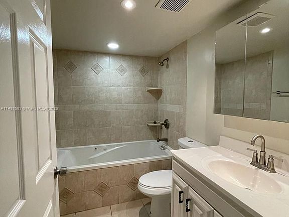 5th image of 7650 Westwood Dr APT 501
