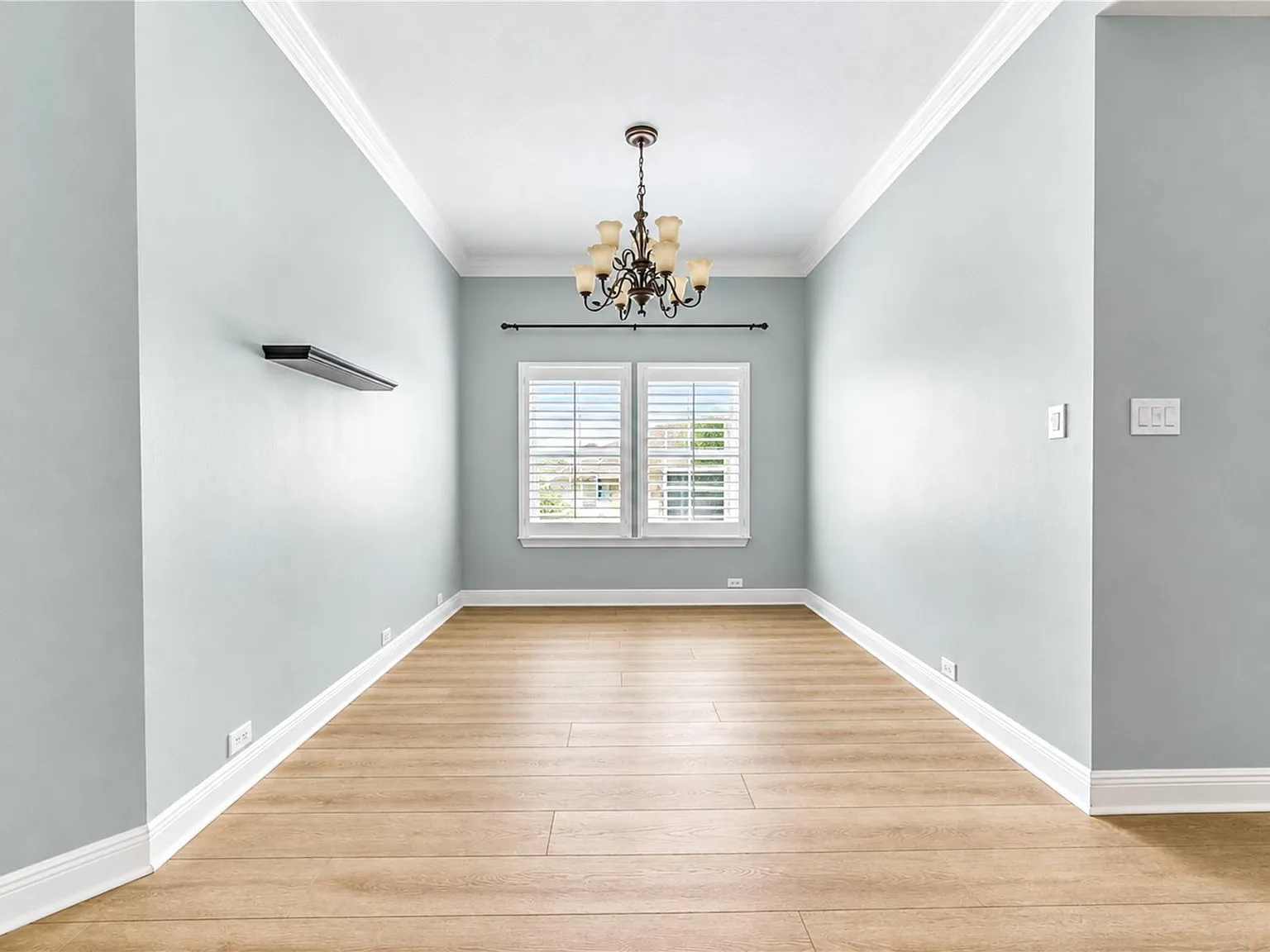 3 bed, 2.0 bath, 1768 sqft, $2,350 — Photo 4