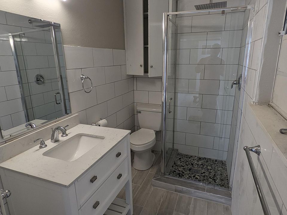 1st image of 3135-2 Cockrell Ave