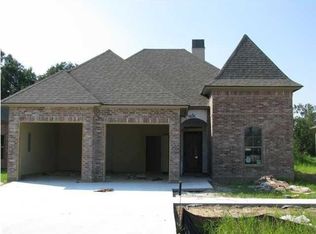 121 Annaheim Ln, Lafayette, LA 70508