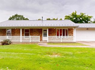 527 Mahaska Ct, Iowa City, IA 52246