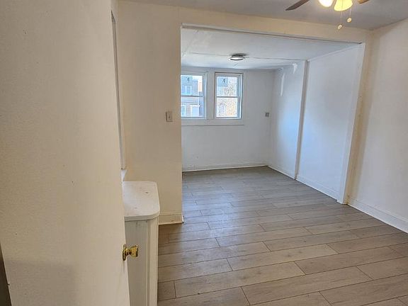 5th image of 3448 Ryan Ave