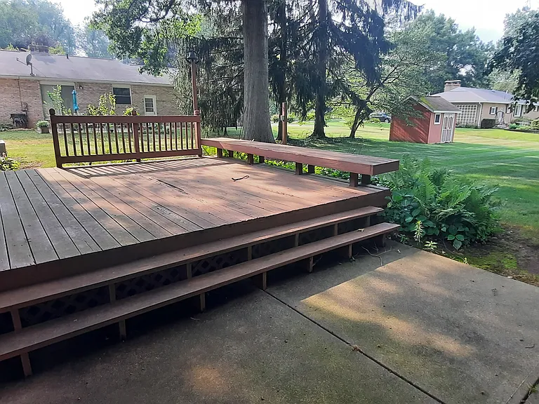 Large deck off of dining room. Ideal for entertaining.