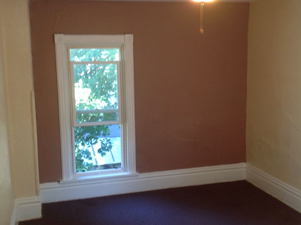2nd image of 903 Bellevue Ave APT 4