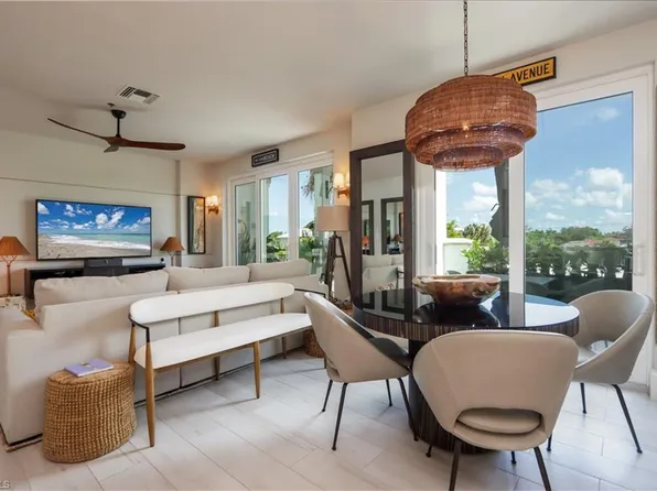 365 5th Ave S, Naples, FL