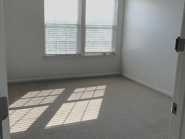 1038 Sparrow Way — Photo 12