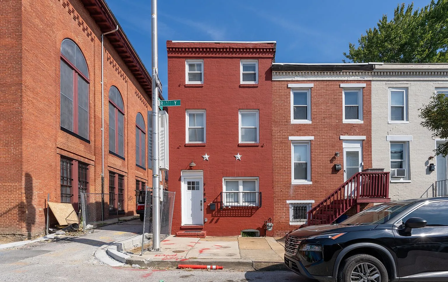 Furnished 3-Bedroom, 3-Bathroom Rental Close to University of Maryland and Downtown — Photo 1