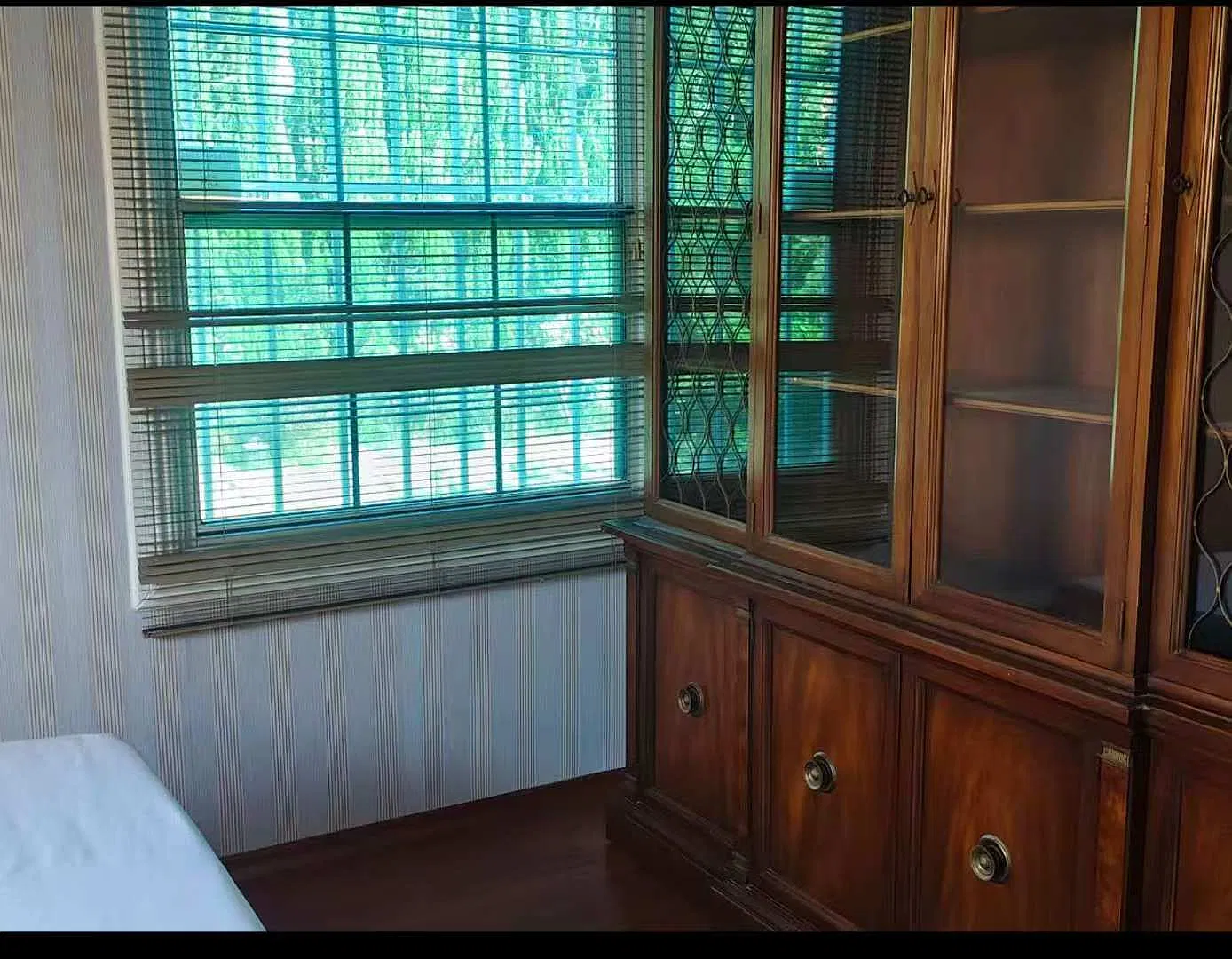1 bed, 2099 sqft, $750 — Photo 1
