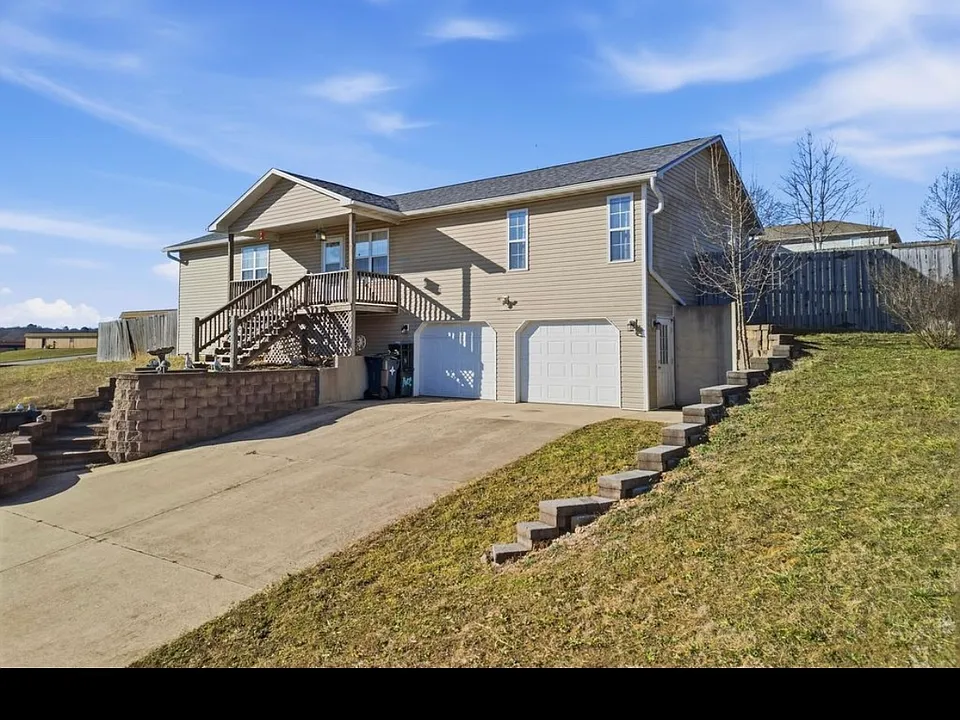 1605 Jon St