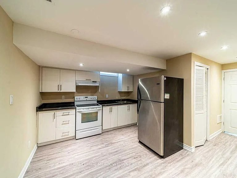 1036 Yates Dr — Photo 13
