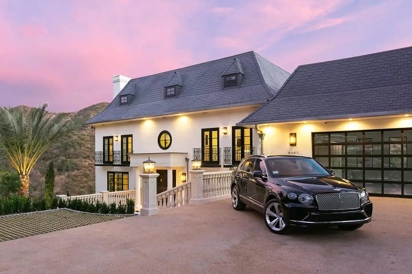 5 bed, 5.5 bath, 5172 sqft, $45,000 — Photo 2