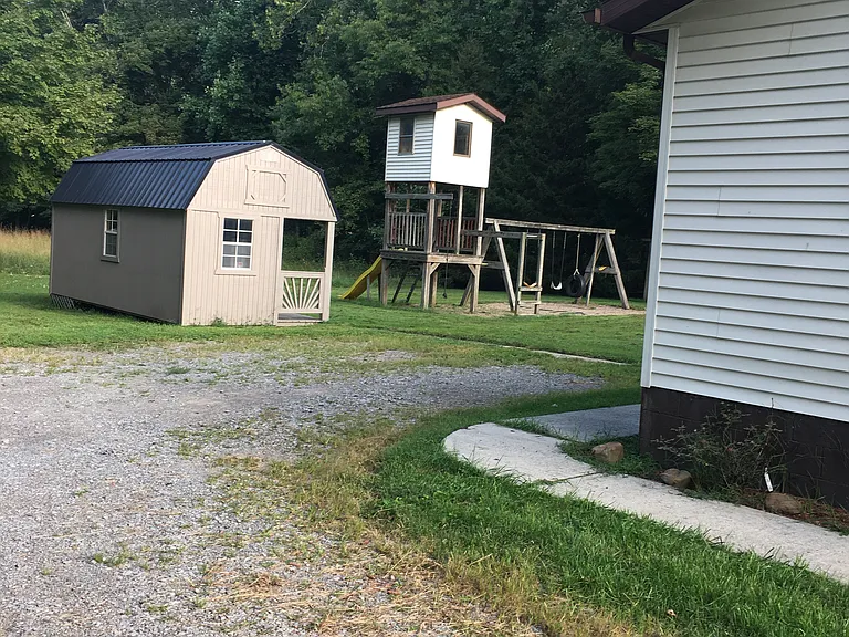 42 Eds Ln — Photo 8